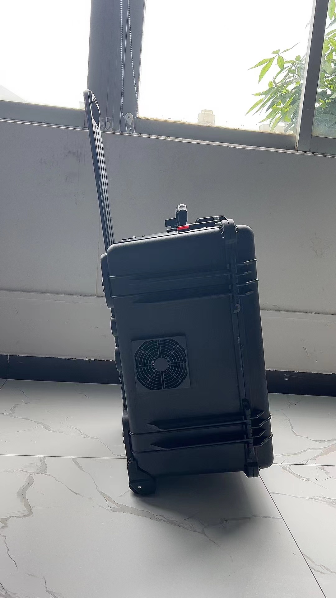 泊头手拉箱型移动通信干扰器